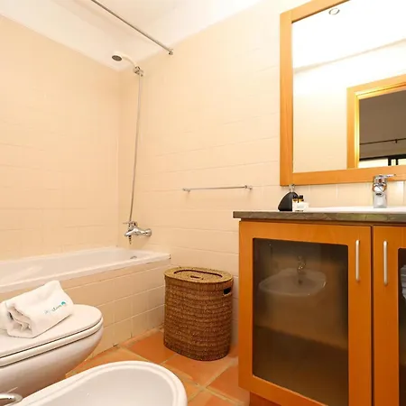 B39 - Marina Hill Apartment *