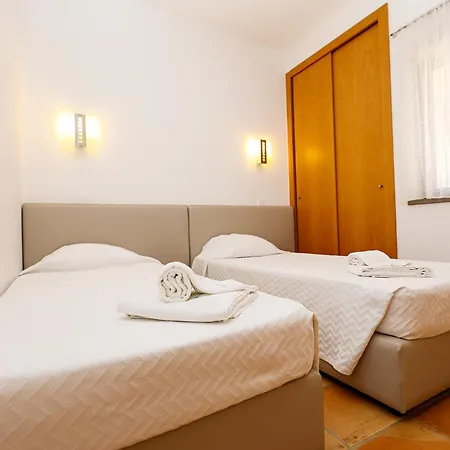 B39 - Marina Hill Apartment *