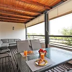 B39 - Marina Hill Apartment